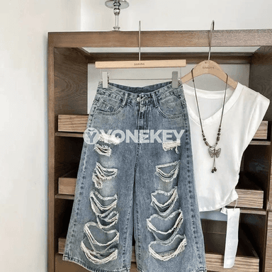Zenanlar üçin giň kesimli denim şortik, retro stil