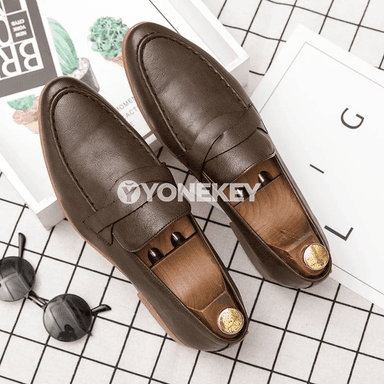 Erkekler üçin klassik deri loafers, ofis we resmi ýagdaýlar üçin