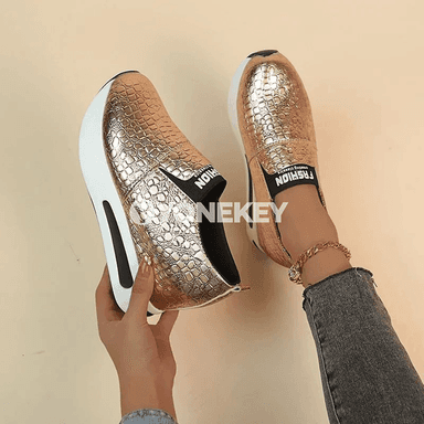 Zenanlar üçin gündelik köwüşler, klas­sik slip-on, galyň tabanly