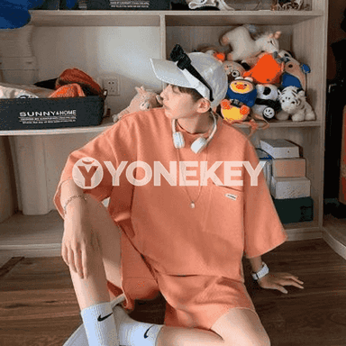 Erkekler üçin komplekt futbolka+şortik