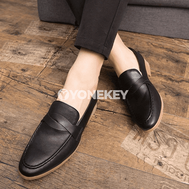 Erkekler üçin klassik deri loafers, ofis we resmi ýagdaýlar üçin