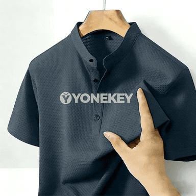 Erkekler üçin stand-collary gysga ýeňli rahat gündelik köýnek