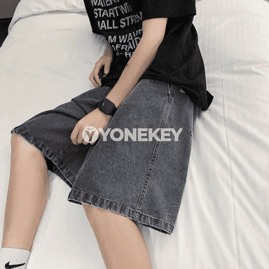 Erkekler üçin tomusky denim şortik.