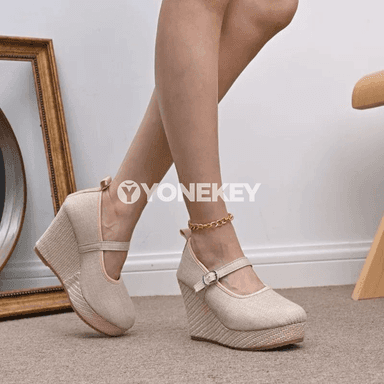 Beýik ökçeli zenan köwüşleri, ýarym açyk, dabara üçin elegan model