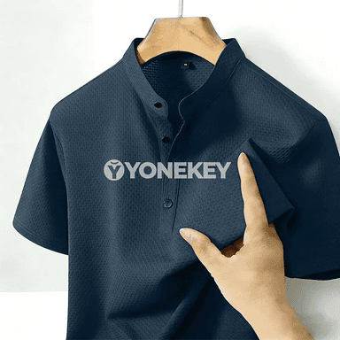 Erkekler üçin stand-collary gysga ýeňli rahat gündelik köýnek