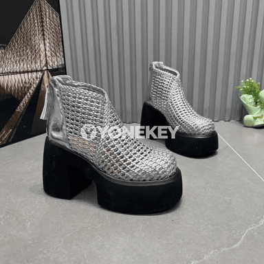 Açyklykly platformaly zenan ökçeli tufli, döwrebap we ýeňil