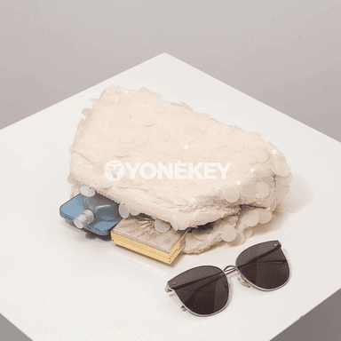 Zenanlar üçin seýkelli clutch sumka — toý we dabaralar üçin