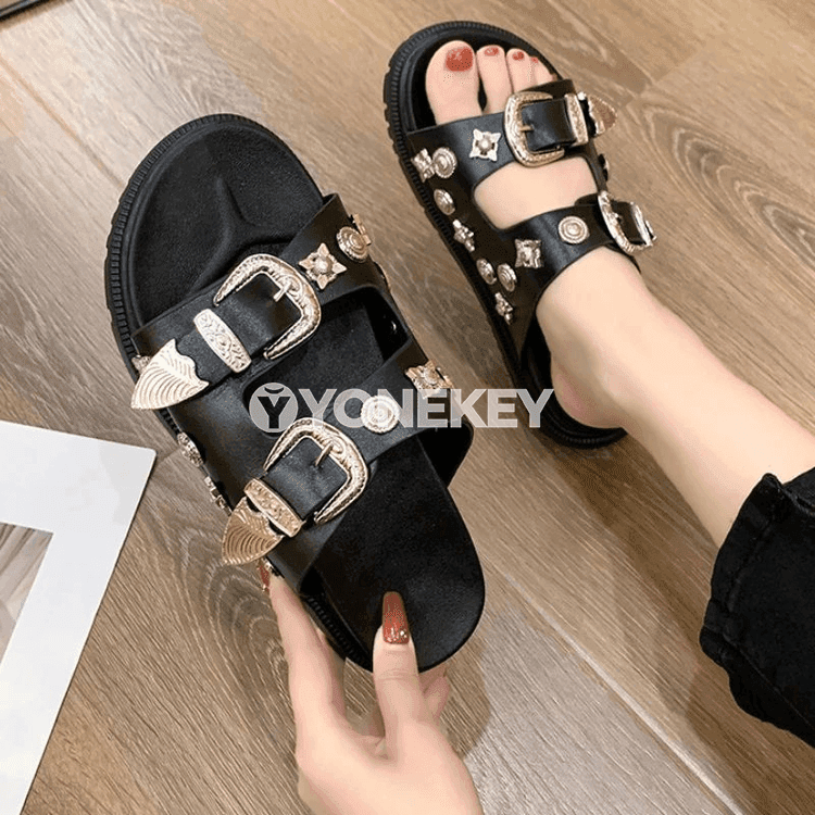 Zenanlar üçin gara platformaly sandallar, ýeňil we amatly