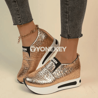 Zenanlar üçin gündelik köwüşler, klas­sik slip-on, galyň tabanly