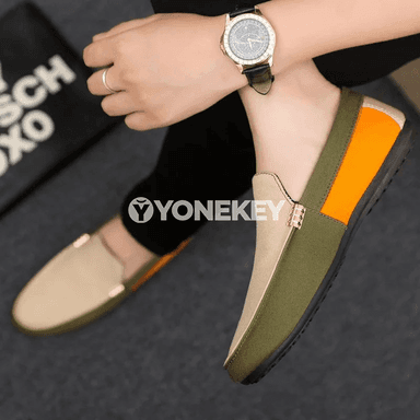 Erkekler üçin ýeňil slip-on gündelik köwüşler, giň ölçegli