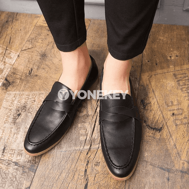 Erkekler üçin klassik deri loafers, ofis we resmi ýagdaýlar üçin
