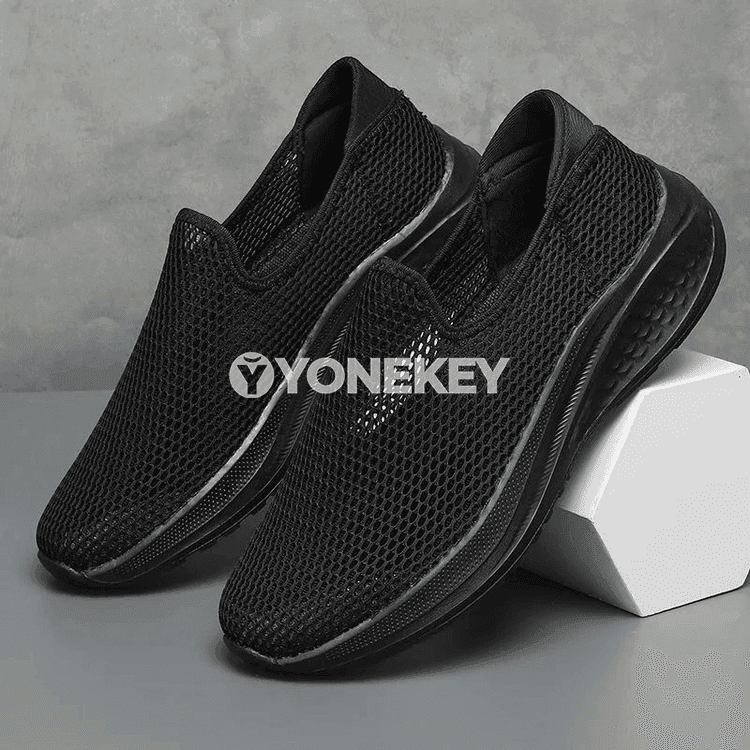Erkekler üçin ýeňil mesh köwüşler, dem alýan slip-on rahat model