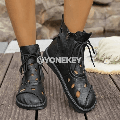 Zenanlar üçin tomusky dem alýan gysga ädikler, ýönekeý stil