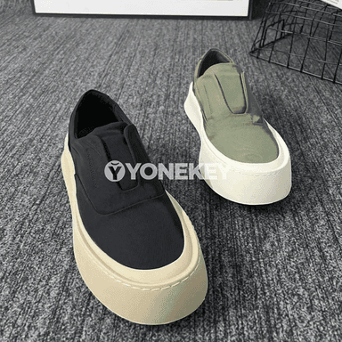 Erkekler üçin rahat slip-on köwüşler, gündelik şäher stilinde