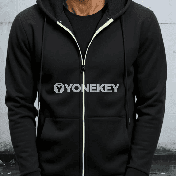 Erkekler üçin kapýuşonly ýyly sweatshirt-kurtka, jübili we zipli