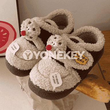 Gyzjagazlaryň ýumşak tüýlüje gyş aýakgaplary.