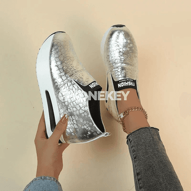 Zenanlar üçin gündelik köwüşler, klas­sik slip-on, galyň tabanly