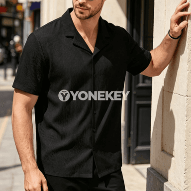 Erkekler üçin ýeňil, dem alýan gysga ýeňli gündelik köýnek