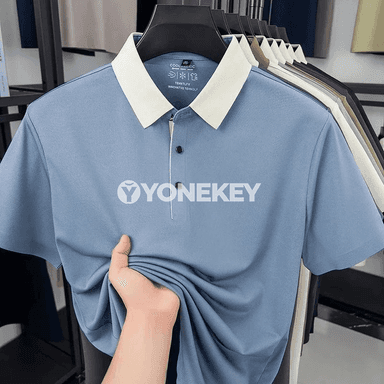 Erkekler üçin reňk blokly polo köýnek, çalt gurajak ýeňil material
