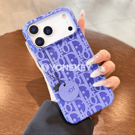 Dior markaly gyzlar üçin iPhone telefonuň daşlary