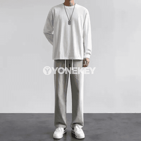Erkek baggy jeans – giň paçakly, ýeňil gök gündelik balak