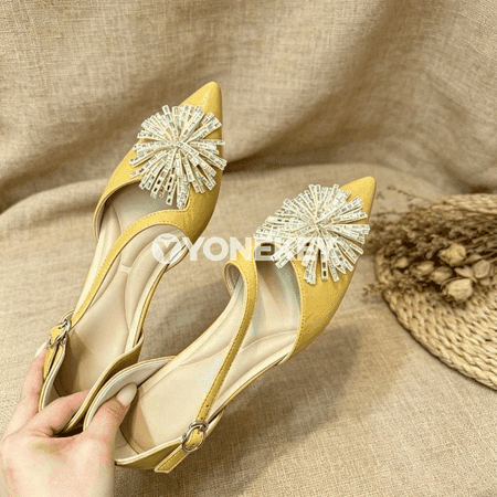 Aýal-gyzlar üçin dabanly rhinestone sandallar, inçe ujly, tekiz