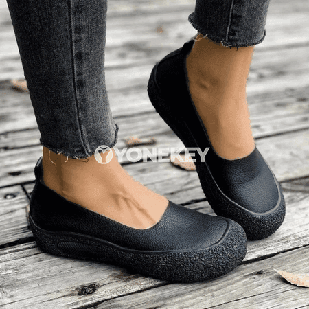 Zenanlar üçin retro deri slip-on köwüşler, rahat we ýeňil