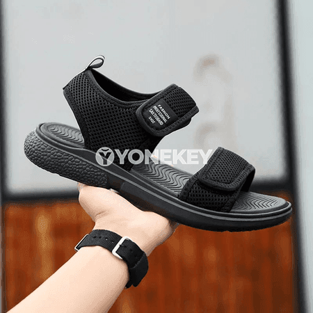 Erkekler üçin tomus sandal — ýeňil, çydamly we amatly