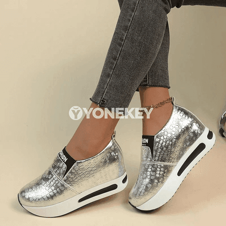 Zenanlar üçin gündelik köwüşler, klas­sik slip-on, galyň tabanly