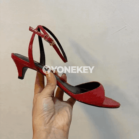 Zenanlar üçin açyk uçly inçe ökjeli buckle sandals