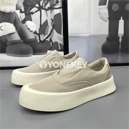 Erkekler üçin rahat slip-on köwüşler, gündelik şäher stilinde