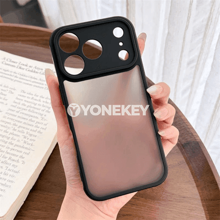 iPhone 11–17 üçin şokdan goraýan mat açyk transparent funda