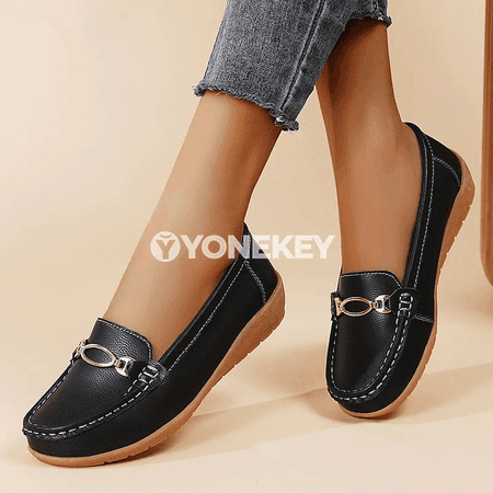 Aýal-gyzlar üçin mokasin görnüşli tekiz aýakgap, deri täsirli slip-on