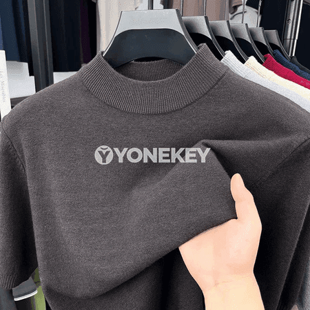 Erkekler üçin ýumşak, uzynlygy golaý boýunly gysga ýeňli köýnek