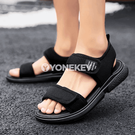 Erkekler üçin tomus sandal — ýeňil, çydamly we amatly