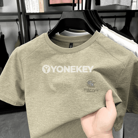 Erkekler üçin koreýa görnüşli ýazlyk badgeli polo futbolka