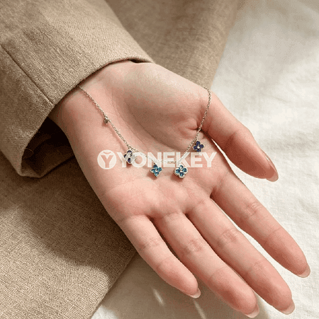 Zenanlar üçin gök daşly 4 ýaprakly clover dizaýnly boýunbag we bilezik 