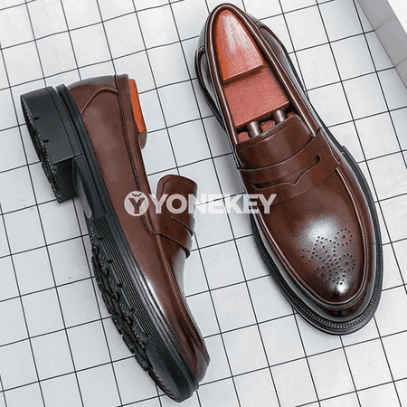 Erkekler üçin klassik brogues ofis aýakgaplary