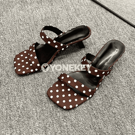 Tomusky nokatly ýeňil pes ökjelije aýallar sandallary, amatly giň ölçegli