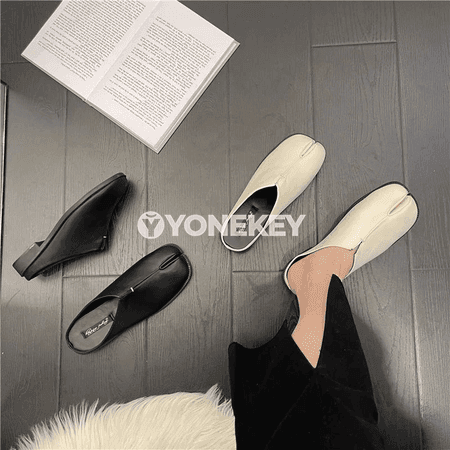 Zenanlar üçin split-toe deri flat köwüşler, rahat mules