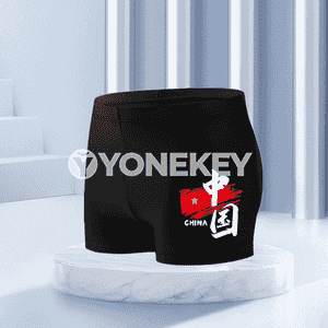 Erkekler üçin niýetlenen deňizde, geýilýän şortikler.