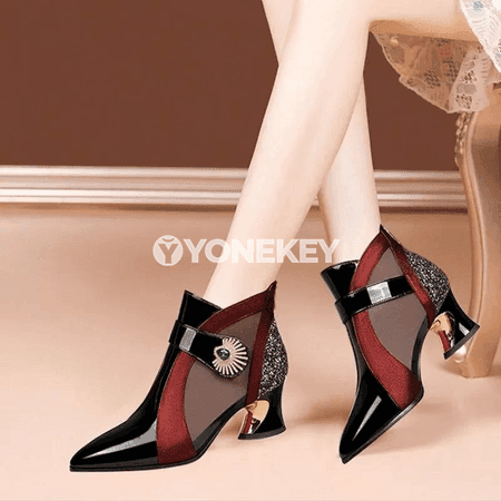 Zenanlar üçin tomusky dem alýan sandallar, rhinestone bezegli stil