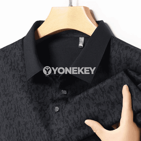 Erkekler üçin ýeňil geometriýaly polo köýnek, tomuslyk, dem alýan
