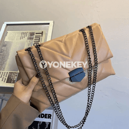 Zynjyrly zenan egninden sumka, kiçi flaply moda çanta