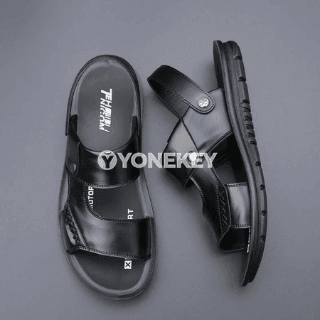 Erkekler üçin deri plýaž sandallary, ýumşak we slip-ons