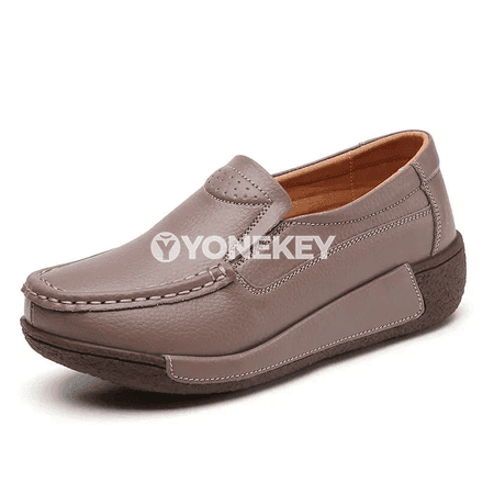 Zenanlar üçin rahat platformaly klassiki slip-on köwüşler, goňur we çal