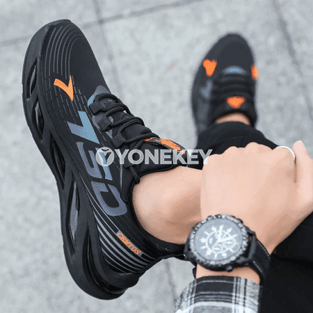 Erkekler üçin ýeňil we dem alýan gysgyçly sport aýakgaplar