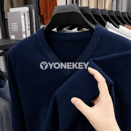 Erkekler üçin ýyly V boýun trikotaž köýnek, giň kesim