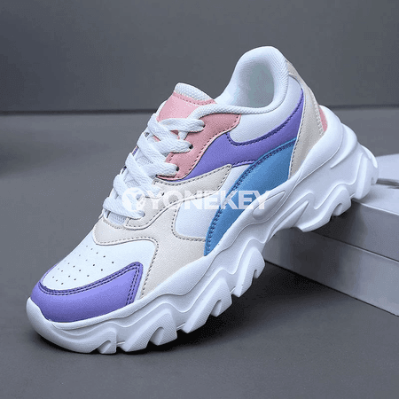 Aýallar üçin moda sport köwüşleri, ýeňil we rahat