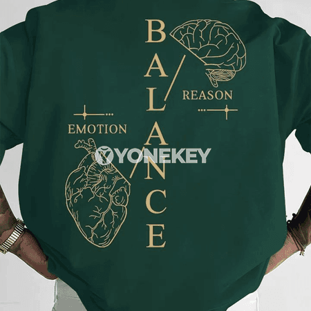 Erkekler üçin ýeňil, dem alýan, ýaz-tomus ýazgydan futbolka